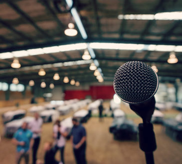 3 Tips To Becoming A More Captivating Public Speaker
